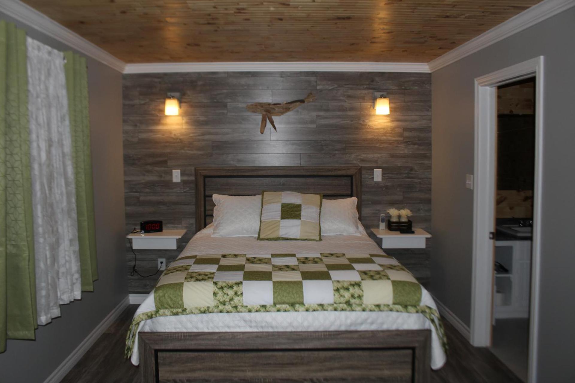 Raleigh Rooms & Taylor's Crafts